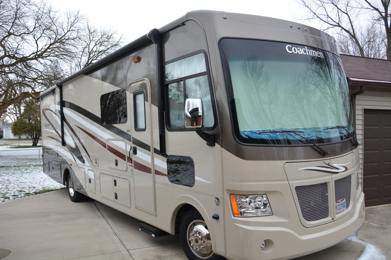 2015 Coachmen Mirada 32UD, Class A Gas RV For Sale By Owner in Dayton