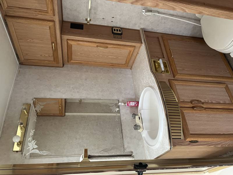 Used 1996 National RV Dolphin 534G for Sale by Owner in Clinton Twp
