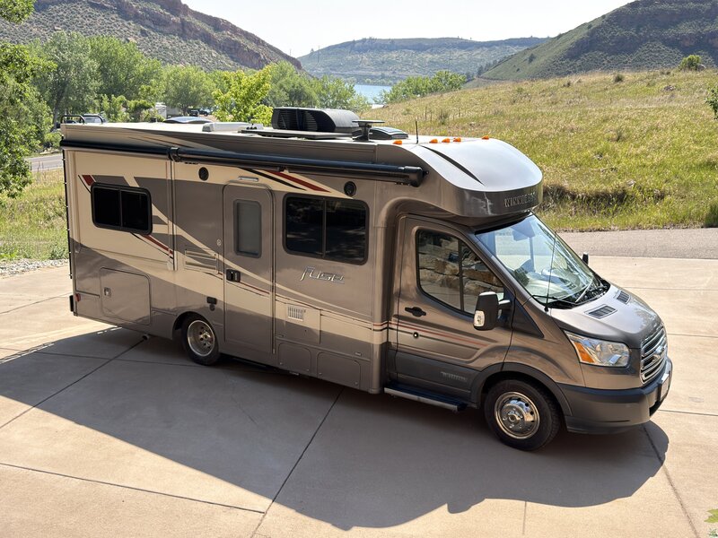 2017 Winnebago Fuse 23T