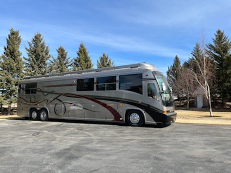 1999 MCI MCI Bruce Custom Coach Conversions 