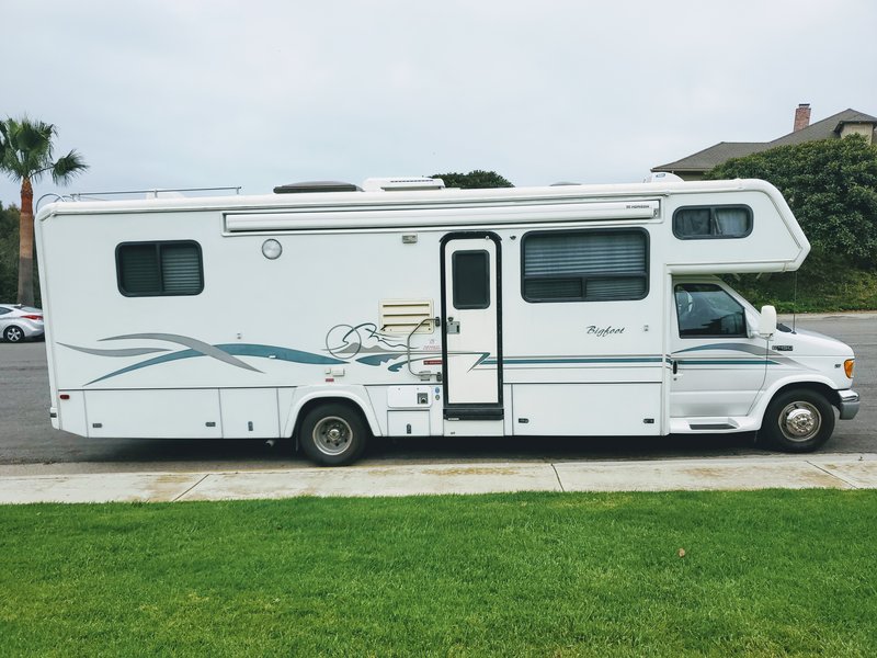 2000 Bigfoot RV 3000 Bigfoot, Class C RV For Sale By Owner in San