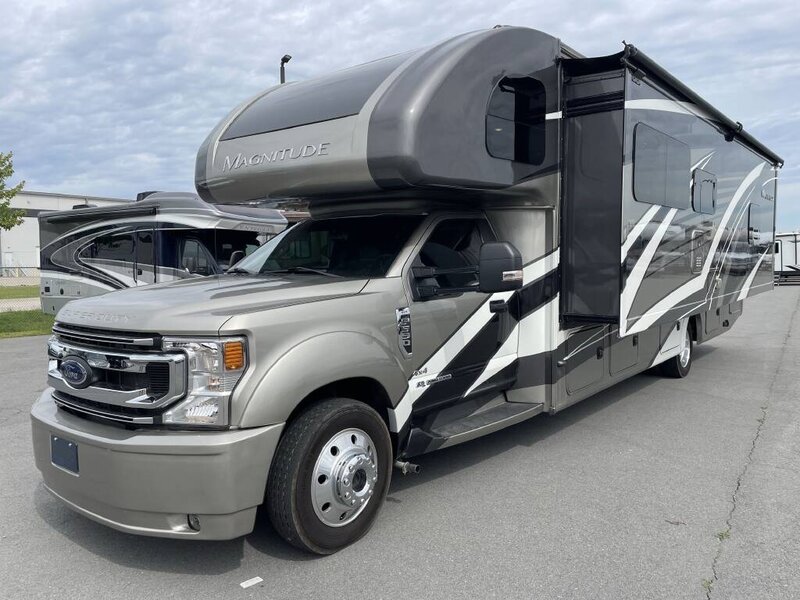 2022 Thor Motor Coach Magnitude SV34