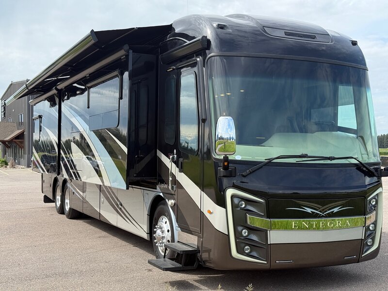 2017 Entegra Coach Aspire 43
