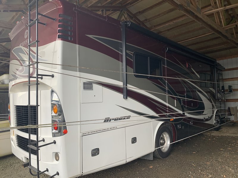 2018 Tiffin Allegro Breeze 31BR, Class A Diesel RV For Sale By Owner