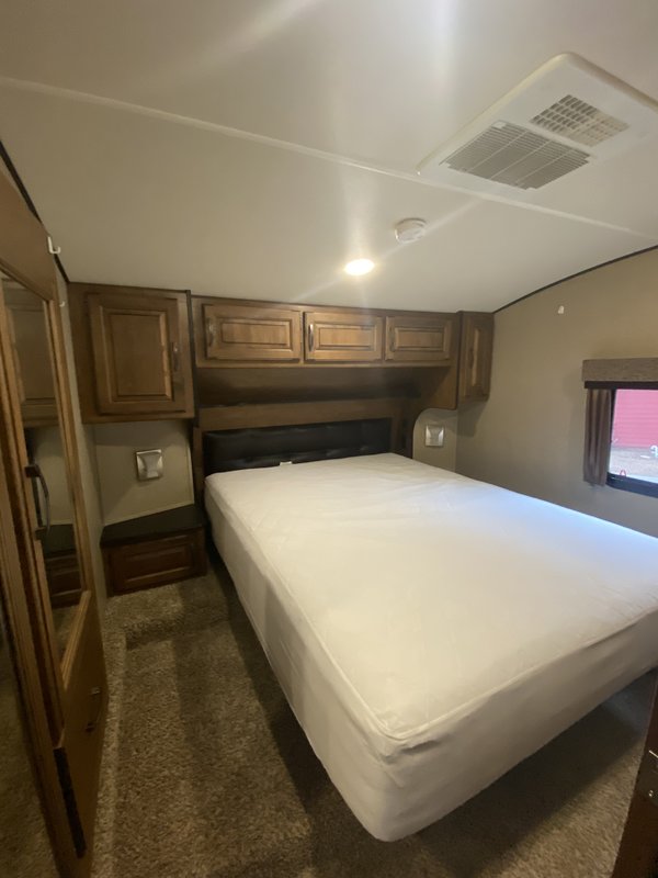 2017 Grand Design Reflection 26RL, 5th Wheels RV For Sale By Owner in