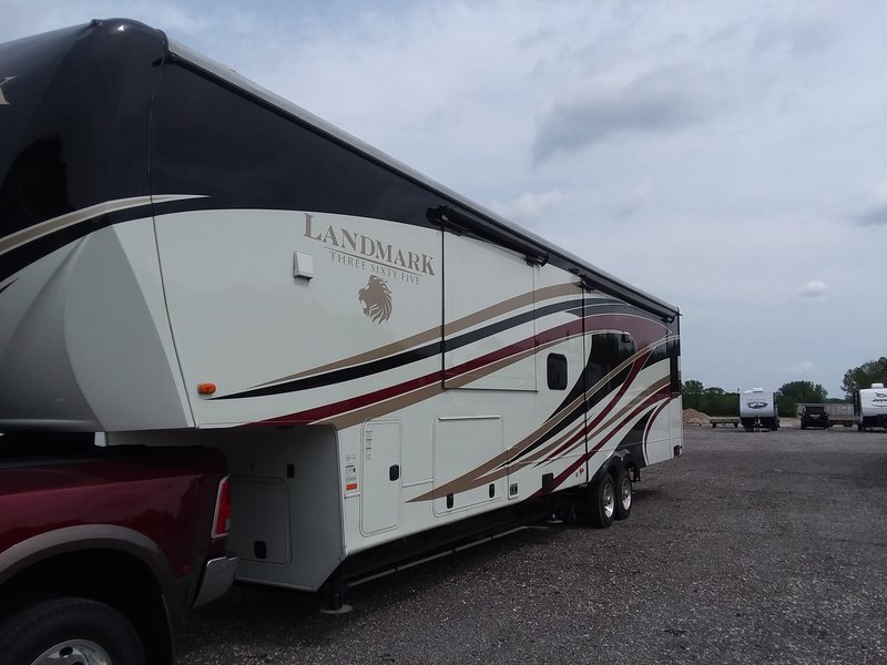 2016 Heartland Landmark 365 Newport, 5th Wheels RV For Sale By Owner in