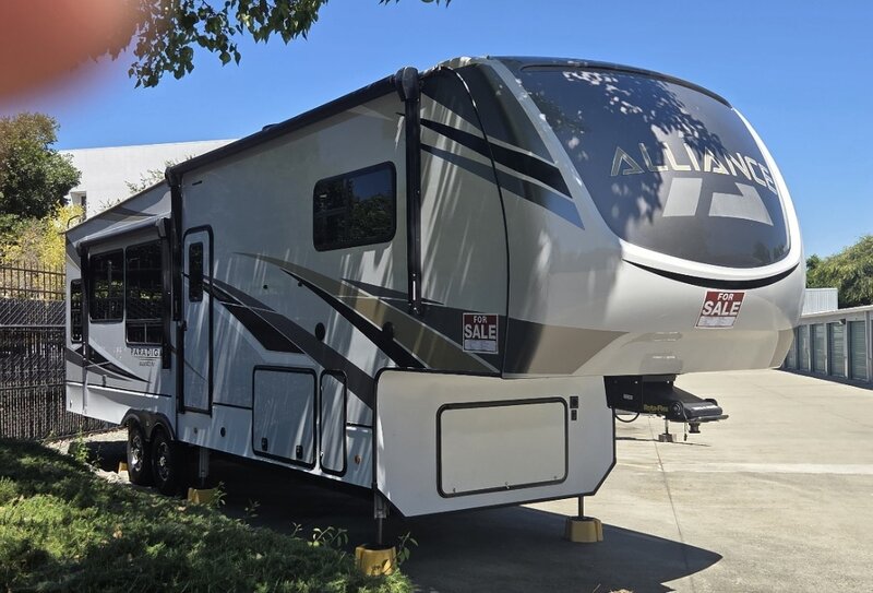 2021 Alliance RV Paradigm Paradigm