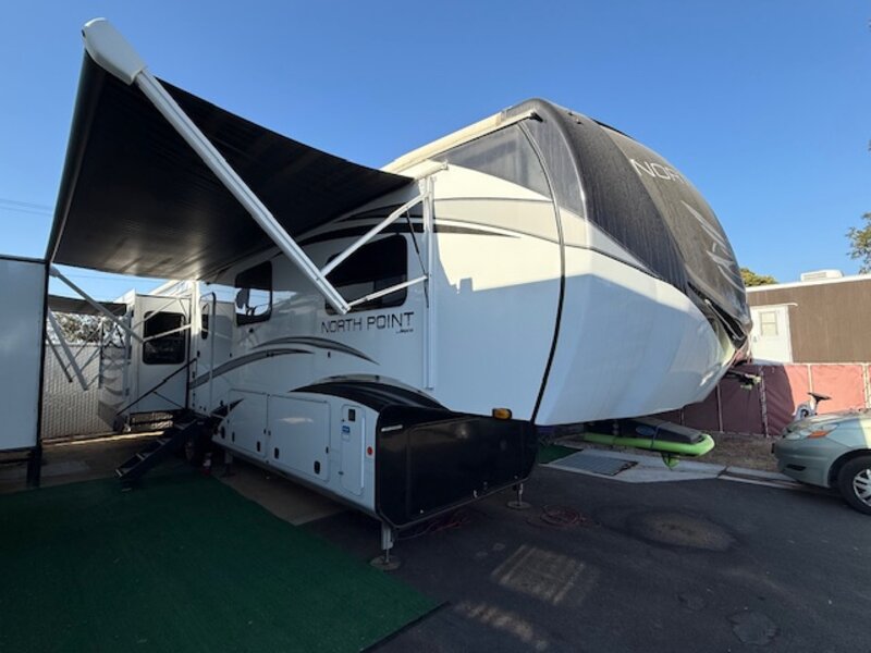 2024 Jayco North Point 377RLBH