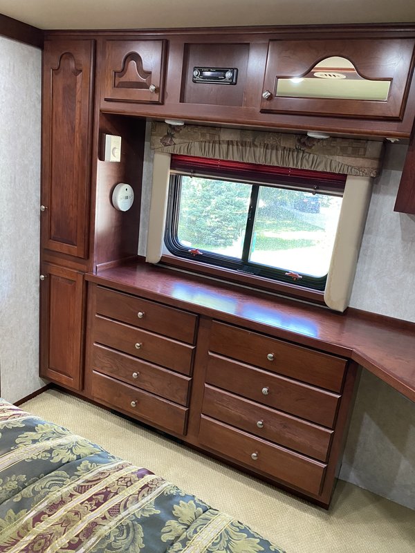2005 Kingsley Coach Custom BUILT, Class A Diesel RV For Sale By Owner in Spicer, Minnesota