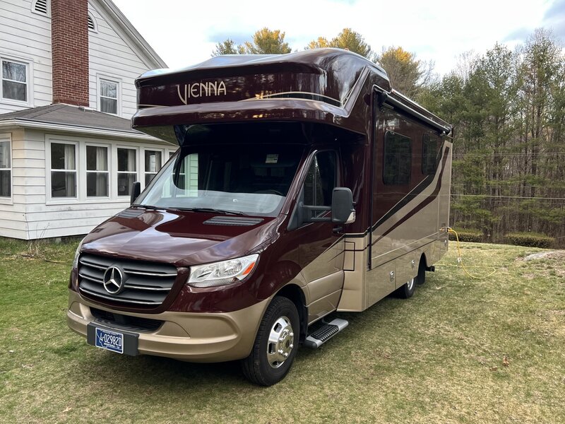2021 Renegade Vienna 25VRMC