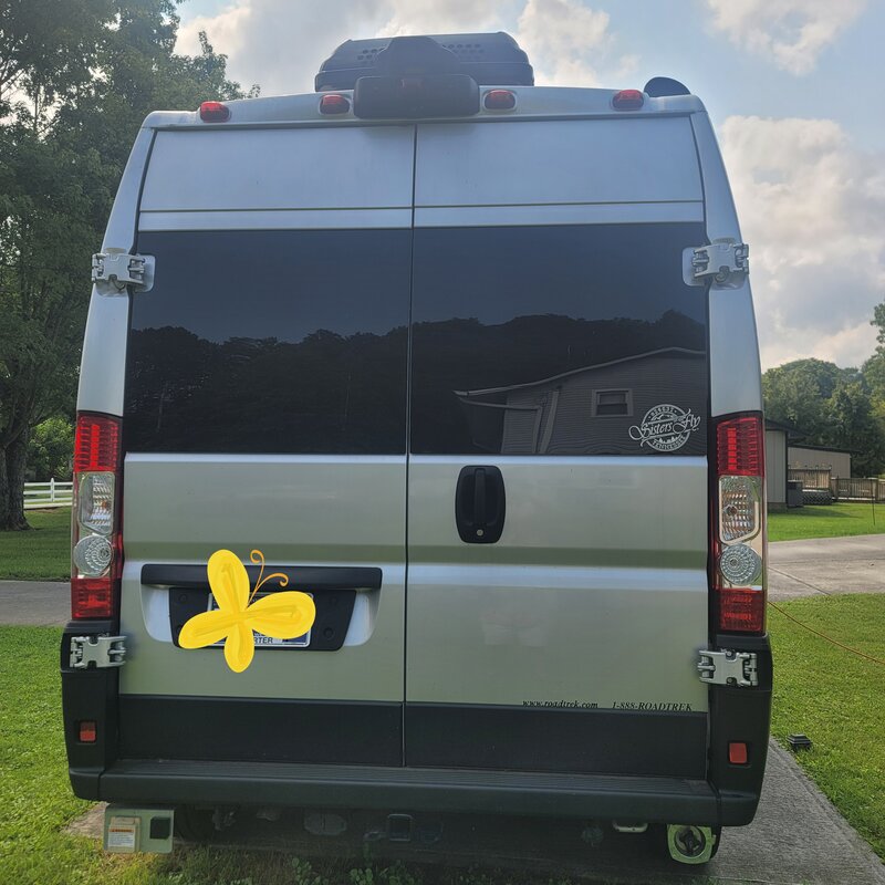 2023 Roadtrek Play SRT