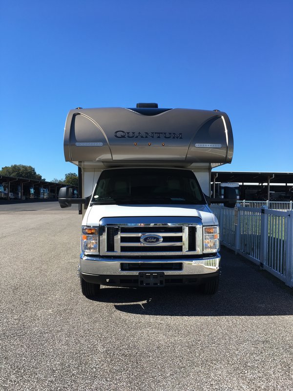2017 Thor Motor Coach Quantum WS31, Class C RV For Sale By Owner in