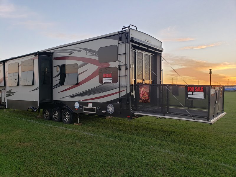 2015 Keystone Raptor 424TS, Toy Haulers 5th Wheels RV For Sale By Owner