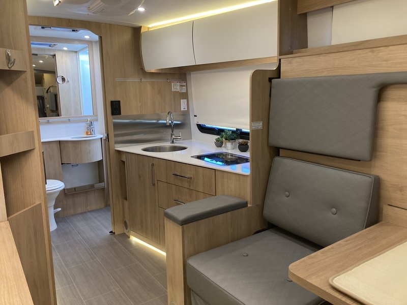 2020 Leisure Travel Vans Wonder MB, Class B RV For Sale By Owner in