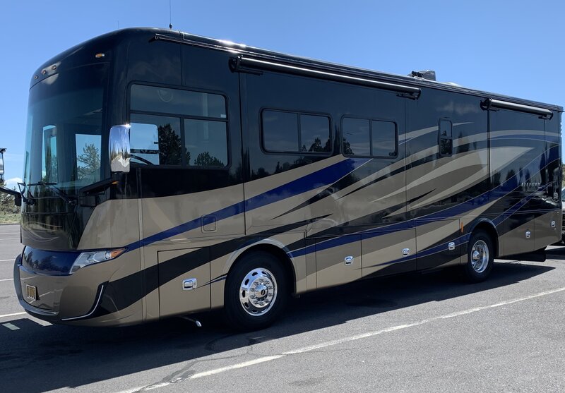 2018 Tiffin Allegro Red, 33AA