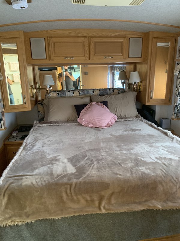 Used 1993 Fleetwood American Eagle 38A for Sale by Owner in Chapin