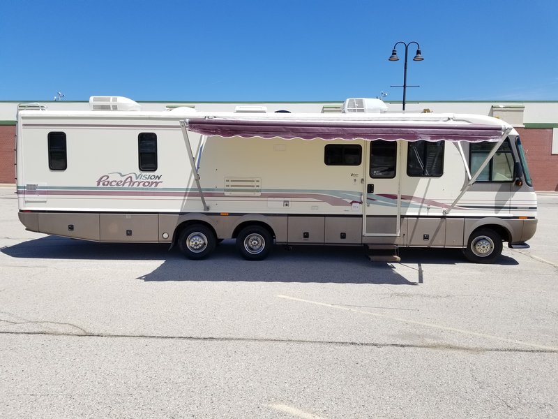 1997 Fleetwood Pace Arrow Vision 36B, Class A Gas RV For Sale By