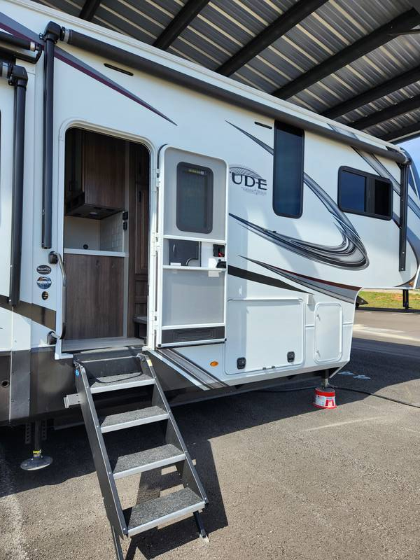 2022 Grand Design Solitude S Class 3550BH R 5th Wheels RV For Sale By