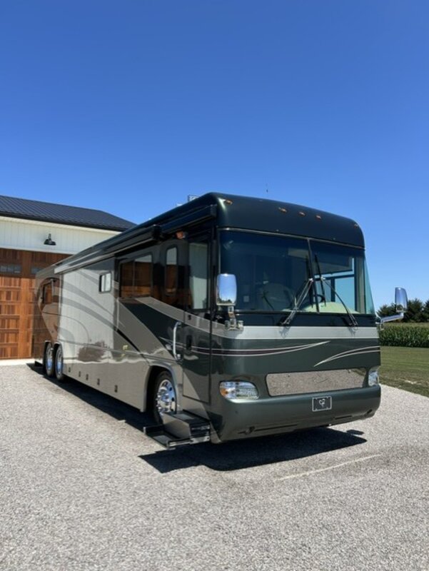 2004 Country Coach Allure MLT 400 High Cascade