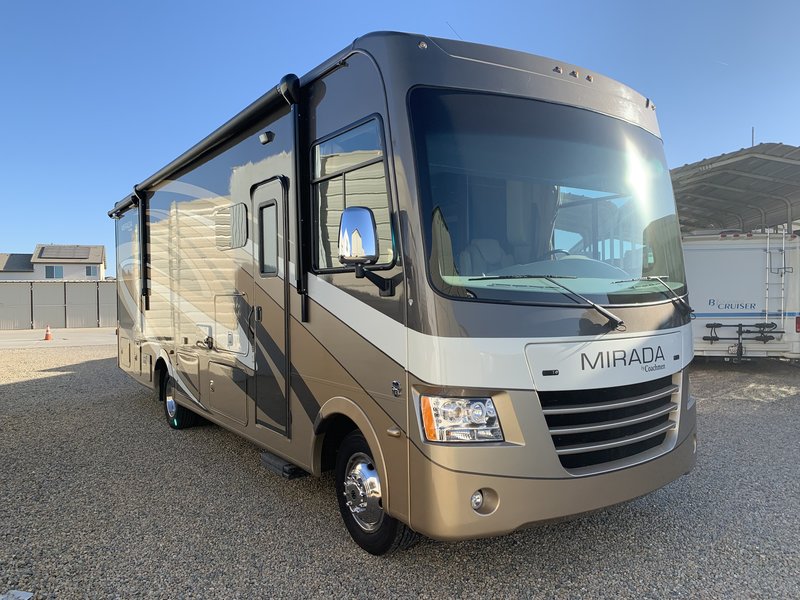 2017 Coachmen Mirada 31FW, Class A Gas RV For Sale By Owner in Clovis