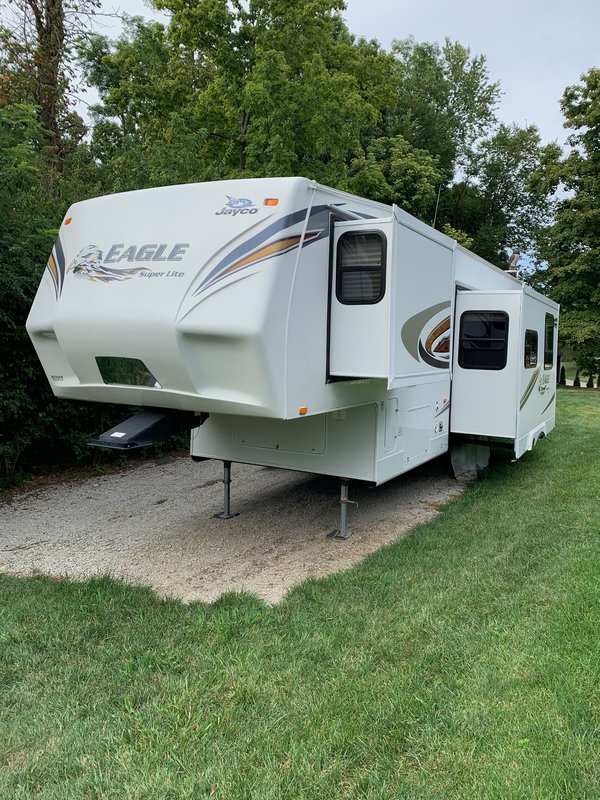 2011 Jayco Eagle Super Lite 30.5BHLT, 5th Wheels RV For Sale By Owner