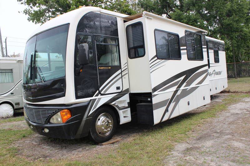 2004 Fleetwood Pace Arrow 37C, Class A Gas RV For Sale By Owner in