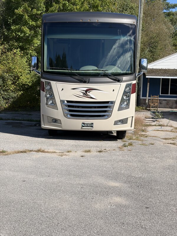 2019 Thor Motor Coach Miramar