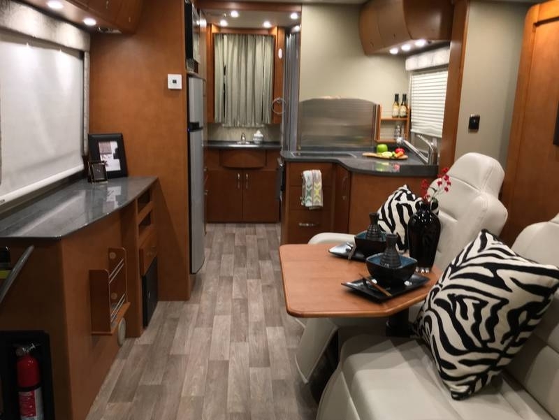 2015 Leisure Travel Vans 24MB, Class B RV For Sale in Gilbert, Arizona