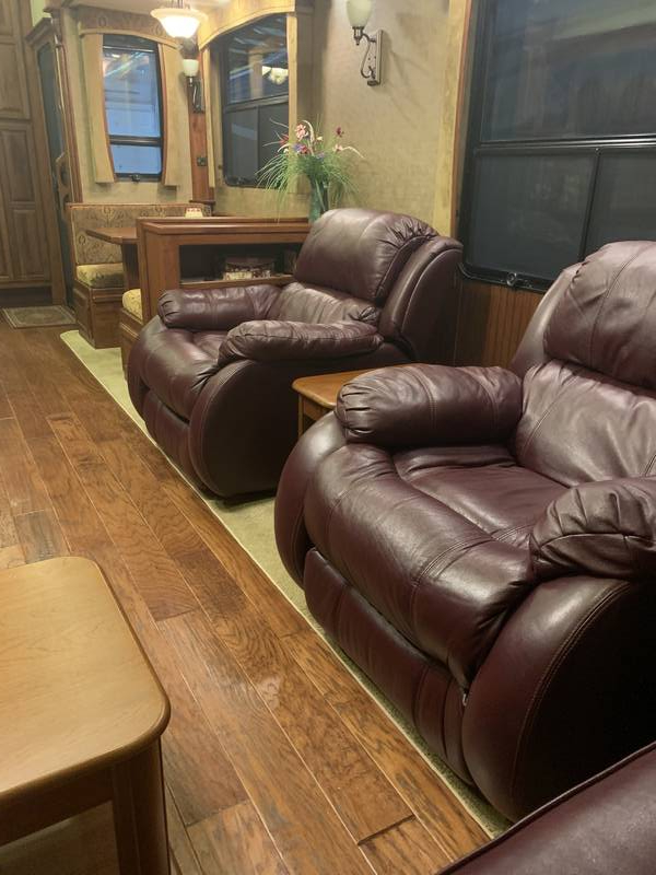 2014 New Horizons Majestic 44’, 5th Wheels RV For Sale By Owner in b