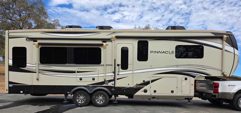 2021 Jayco Pinnacle 32 RLTS