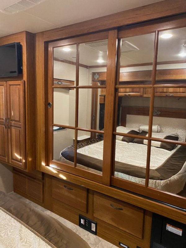 Used 2016 Jayco Seneca 37FK for Sale by Owner in Hermiston, Oregon RVT