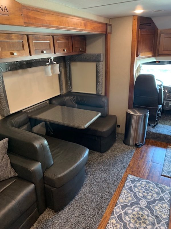 2017 Renegade Verona 40VRB, Class C RV For Sale By Owner in Dallas