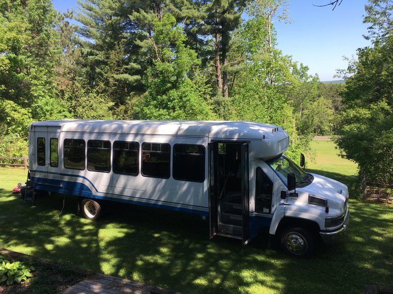 2005 Chevy C5500 None, Bus Conversions RV For Sale By Owner in Eau