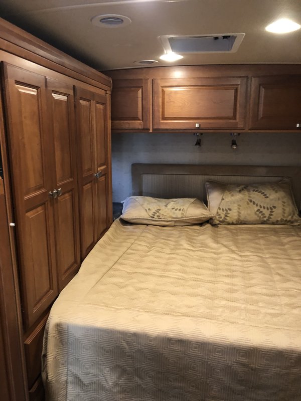 2013 Winnebago Cambria 27K, Class C RV For Sale By Owner in Olympia