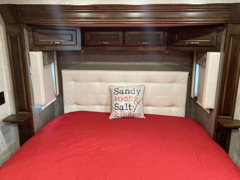 Used 2021 Renegade Verona 40Vrb for Sale by Owner in Monument, Colorado