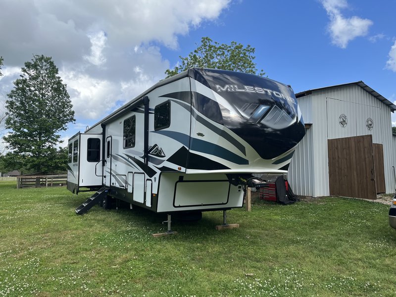 Used 2021 Heartland Milestone 377MB for Sale by Owner in Covington ...