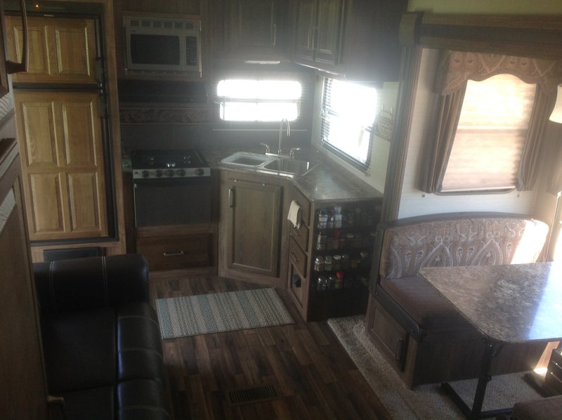2016 Keystone Cougar Lite 25RKS, 5th Wheels RV For Sale By Owner in