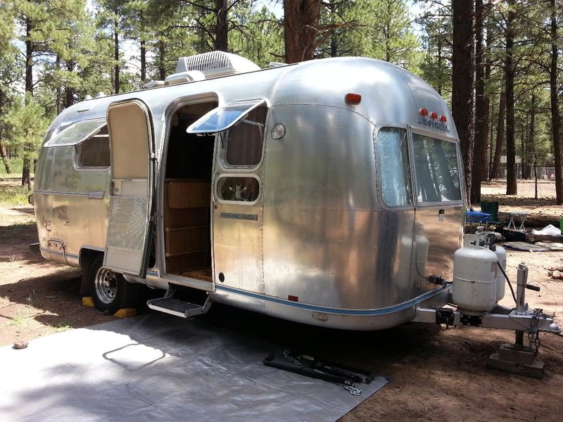 airstream land yacht globetrotter