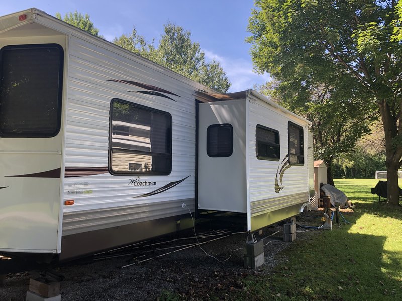 2013 Coachmen Catalina Deluxe Edition 38Bh, Travel Trailers RV For Sale