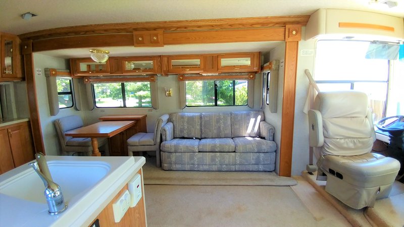 2003 Gulf Stream Sun Voyager 8378, Class A Gas RV For