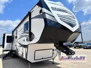 Used 2021 Coachmen Brookstone 398MBL for Sale by Dealer in Seguin