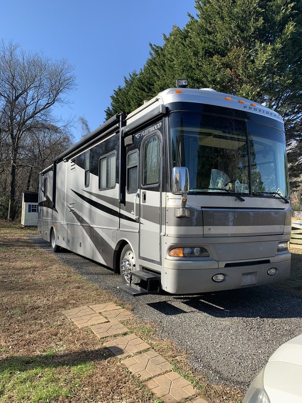 2005 Fleetwood Providence 39L, Class A Diesel RV For Sale By Owner in