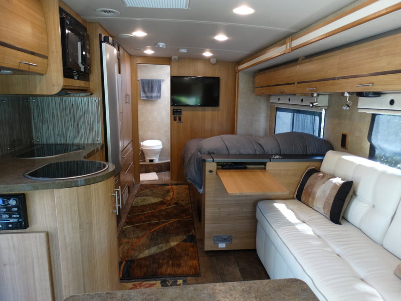 2013 Winnebago Via 25R, Class A Diesel RV For Sale By Owner in