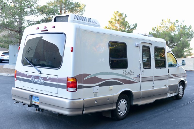 2000 Winnebago Rialta 22FD, Class B RV For Sale By Owner in Las vegas