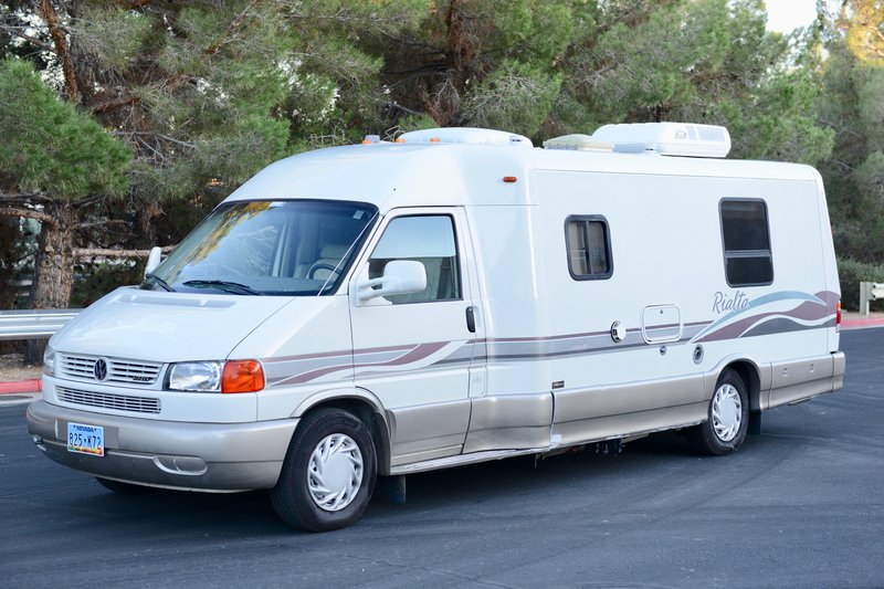 2000 Winnebago Rialta 22FD, Class B RV For Sale By Owner in Las vegas