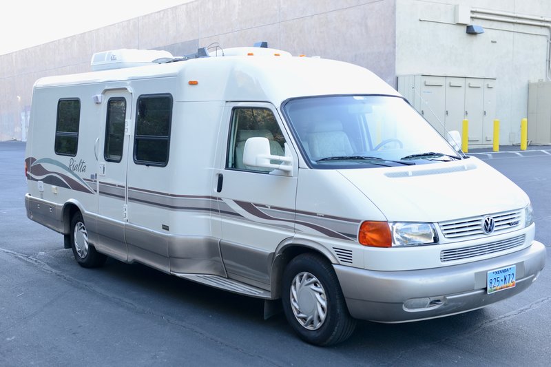 2000 Winnebago Rialta 22FD, Class B RV For Sale By Owner in Las vegas