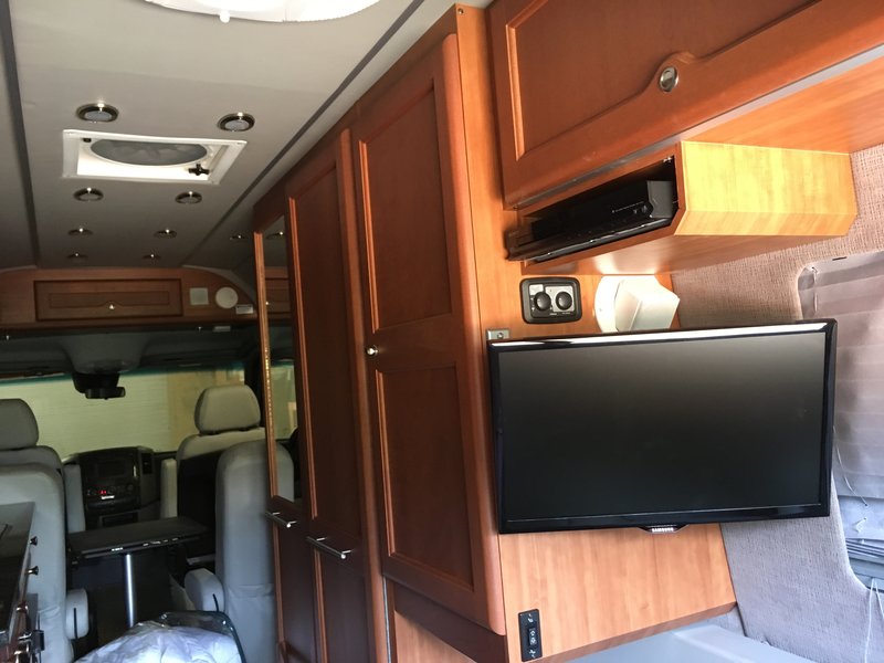 2014 Roadtrek Etrek 3500, Class B RV For Sale By Owner in Greenville