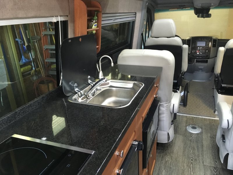 2014 Roadtrek Etrek 3500, Class B RV For Sale By Owner in Greenville, South Carolina