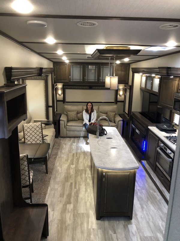 2018 Grand Design Solitude 373FB-R, 5th Wheels RV For Sale By Owner in