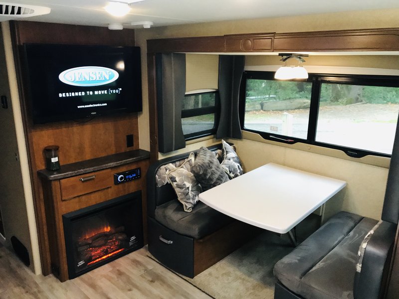 2019 Lance 2465, Travel Trailers RV For Sale By Owner in Marysville